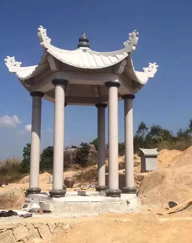 园林景观中的装饰——石雕凉亭