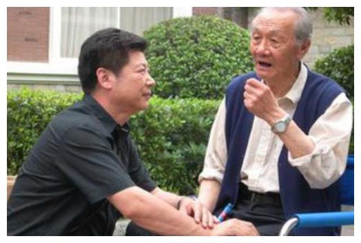 《暖春》主演再聚现状各不同，小花仪表可人，爷爷脸上却布满皱纹