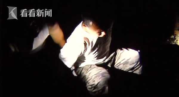 6旬老汉深夜纱窗上挖洞偷窥妇女：越看越兴奋 寻求精神安慰
