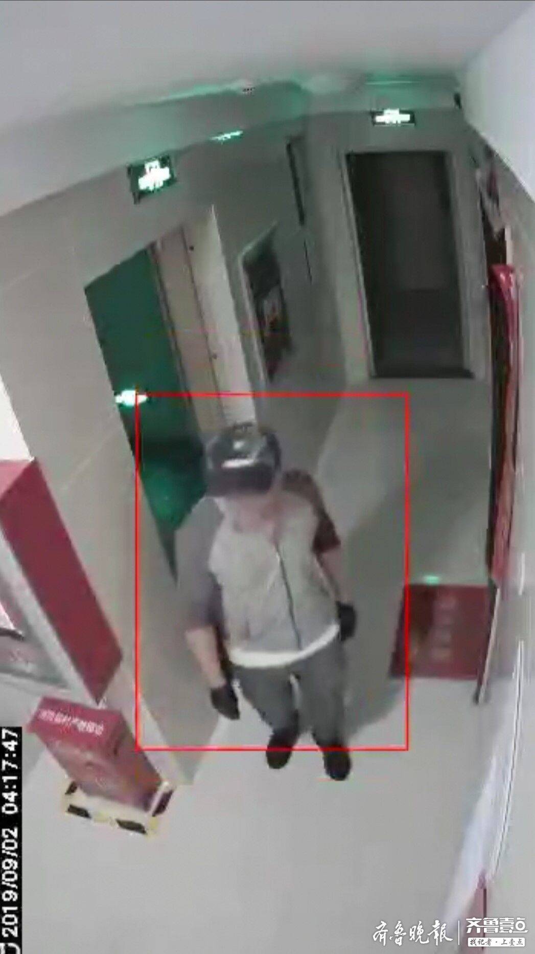 济南一小区疑遭蒙面小偷光顾，单元门禁和电梯刷卡都成了“摆设”