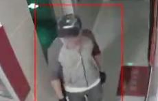 济南一小区疑遭蒙面小偷光顾，单元门禁和电梯刷卡都成了“摆设”