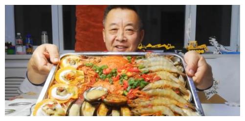 60岁的网红大爷，花188元网购的“海鲜大咖”，尝过后......