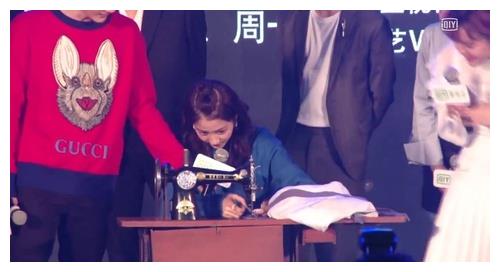 关晓彤新发型被嘲笑为缝纫机，她用一个举动化解尴尬！