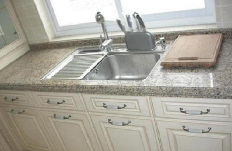 不锈钢台面好不好用？听了朋友的分析后，才发现自己选错了