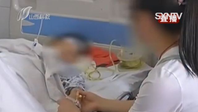 男孩被音乐喷泉击穿肠子，事后竟还有孩子玩耍，负责人这样解释