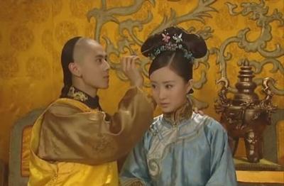 康熙王朝：苏麻喇姑被活埋前，太监们为何要在她头上倒石灰？