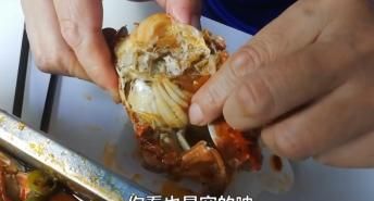 大爷网购一大箱“海鲜大咖”，只花198元以为赚到，打开后傻眼