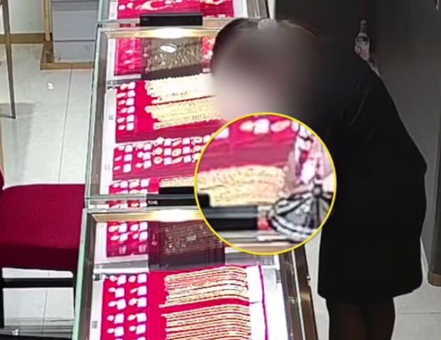 女子为还房贷车贷网购假货，将价值14万的金首饰换走