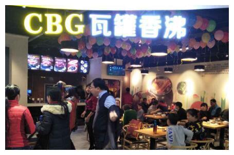 广州小巷子里的牛杂之王！明火慢炖三小时，当天现买新鲜原料