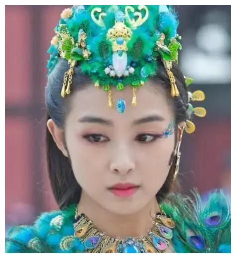 关晓彤缝纫机造型算什么?这些女星的古装造型才不堪入目