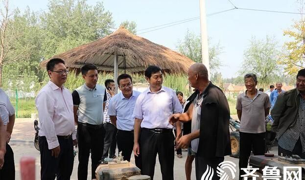 山东交通技师学院农机义诊助秋收 为乡村幼儿园捐赠教学办公器材