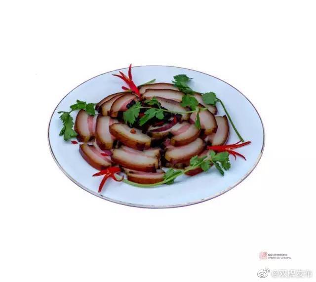 双牌“十大名菜”之一五星岭香蒸腊肉 原料：农家腊肉800克