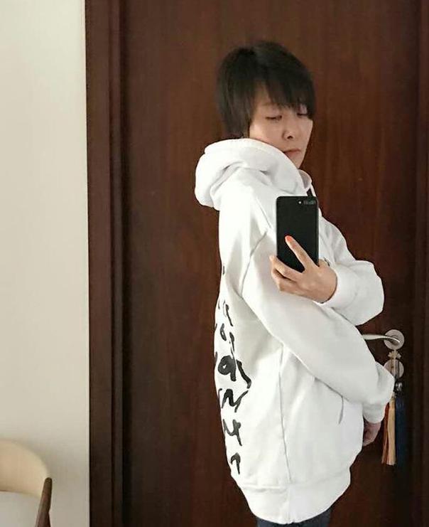 参观柯蓝现实的家，内部装修很豪华，家具都是国外进口的
