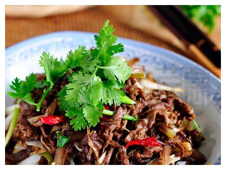 5分钟爆炒下饭菜！不加一滴水不用一滴油，味道神奇！原料竟是…