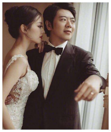 世界著名钢琴演奏家郎朗，混血妻子照片曝光，颜值身材惊艳众人