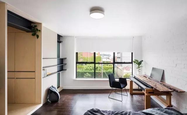 26㎡单身公寓，玄关也是厨房，走道藏衣柜，还有宽敞客厅