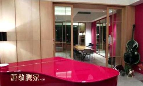 “雨神”萧敬腾家：无处不在乐器，给人一种“狂野派”，羡煞旁人