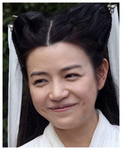 女星雷人古装造型，关晓彤头顶缝纫机不算什么！