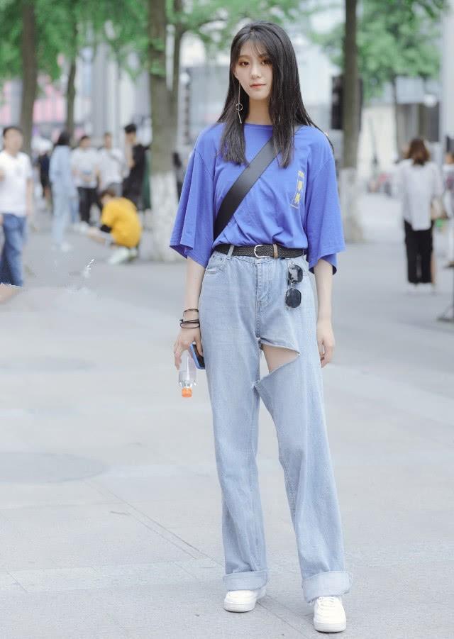 暂时别穿阔腿裤了,小仙女处流行“饼干裤”,至少能显瘦10斤