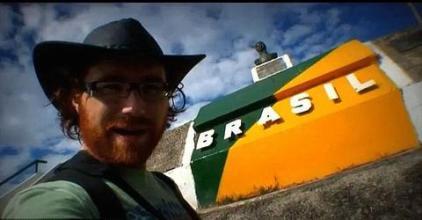 男子买了一块大石头,没想到里面藏了一座价值8.8万的石雕!