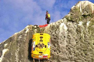 男子买了一块大石头,没想到里面藏了一座价值8.8万的石雕!