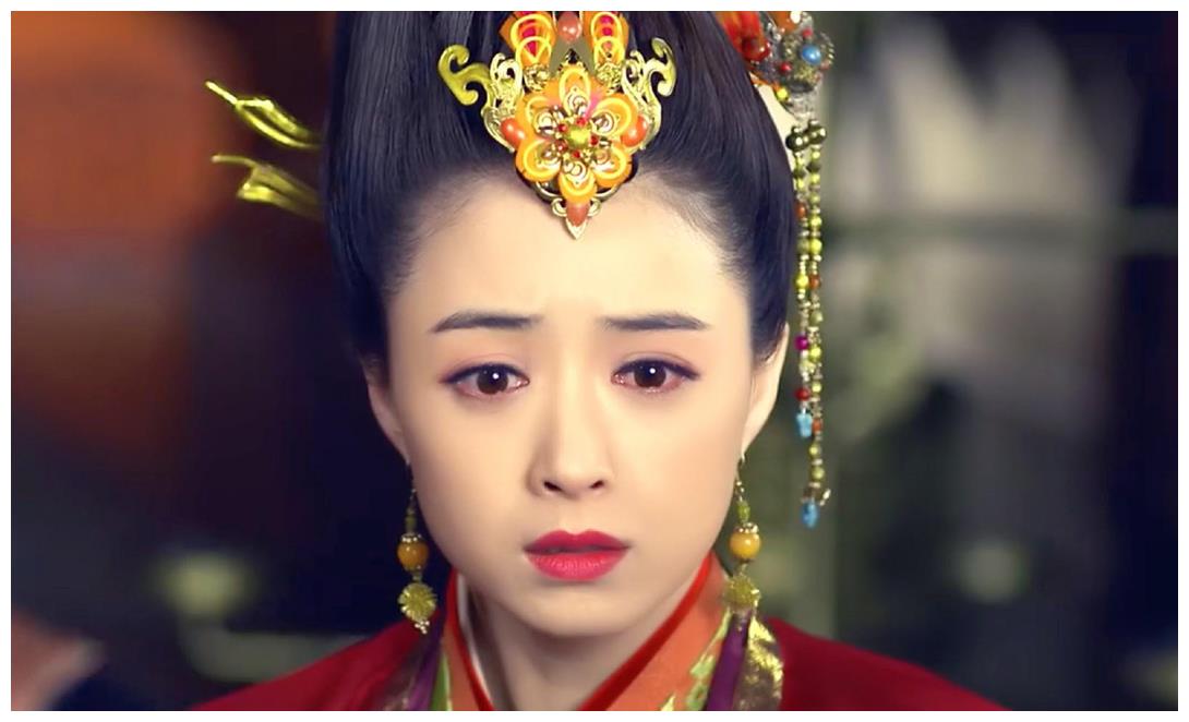 头戴“餐具”的最美的女星，迪丽热巴第二，第一不是赵丽颖！