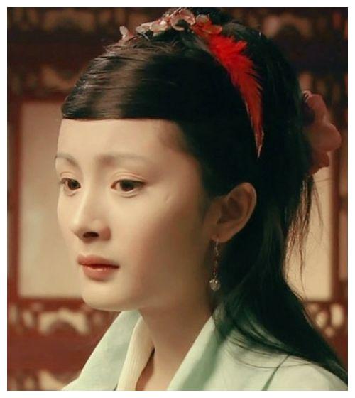 看完这些丑出天际影视造型，觉得关晓彤的缝纫机也很美