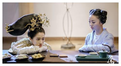 看完这些丑出天际影视造型，觉得关晓彤的缝纫机也很美