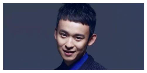 孙怡微博晒照,女儿上课全程啃饼干,自己很无奈,爸爸却力挺女儿