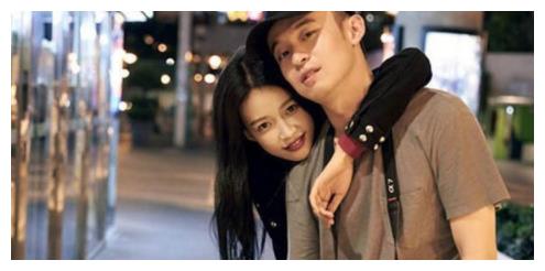 孙怡微博晒照,女儿上课全程啃饼干,自己很无奈,爸爸却力挺女儿