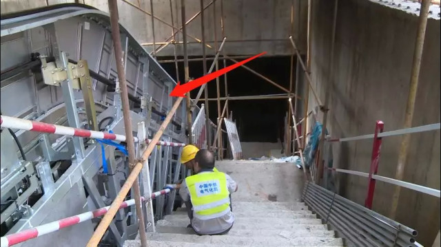 长沙地铁5号线今年底试运行！部分站点出入口、站顶装饰装修初见雏形