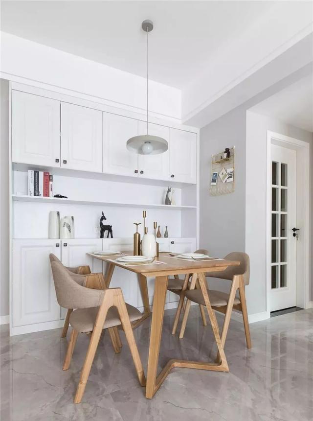 109平北欧三居,大理石+木饰面打造的电视墙你见过吗?