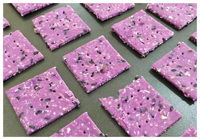 嘎嘣脆的紫薯燕麦饼干、自己在家里做、无油无糖