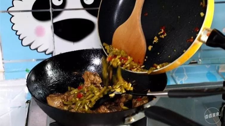 一个妙招两味调料，三天后这个家常食材就成了百搭美味