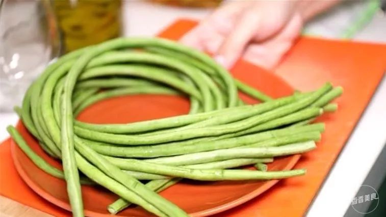 一个妙招两味调料，三天后这个家常食材就成了百搭美味