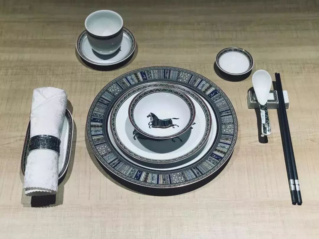 青馬图韵丨中式餐具：觥筹交错间，感受你的温柔
