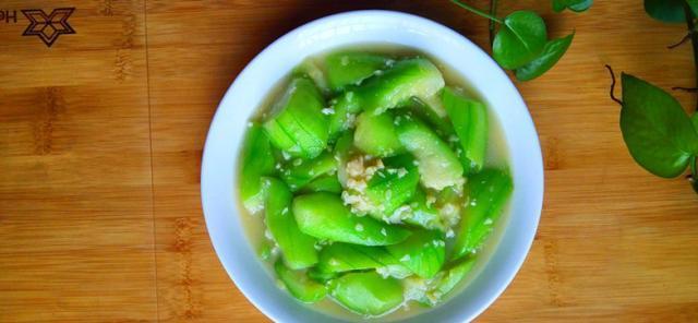 丝瓜和它一起炒，清热杀菌，一家人都爱吃，比鸡鸭鱼肉还要香