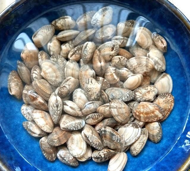 秋季干燥，多给家人喝这汤，清热去燥味鲜美，家人超级爱喝