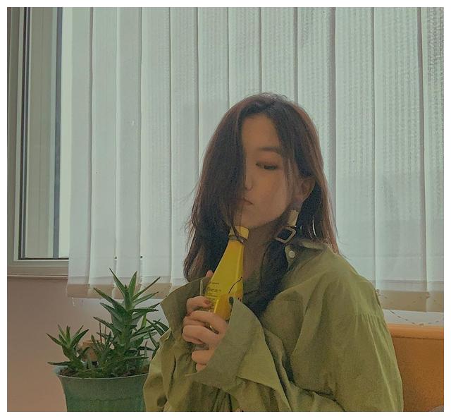 李嫣登贵族学校封面,长得比姐姐更像王菲,校内设施豪华应有尽有