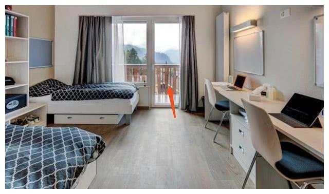 李嫣登贵族学校封面,长得比姐姐更像王菲,校内设施豪华应有尽有