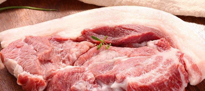 土猪肉和饲料猪肉有啥区别？老农教你一招，看完再也不怕买错了！