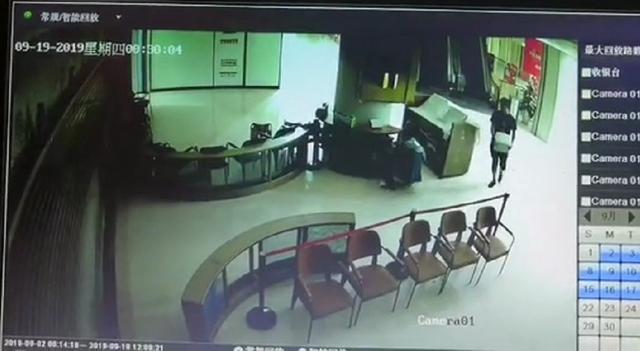 公然盗窃竞品充电柜 怪兽充电工作人员职业道德在哪里？