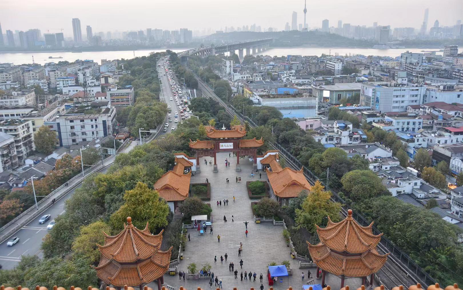 武汉这座新修后装了电梯的黄鹤楼，你会去旅游吗？