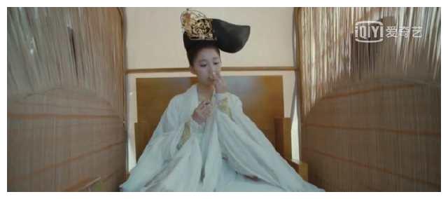 凤囚凰开播关晓彤缝纫机发型辣眼睛，古装剧奇葩造型你最服哪个？