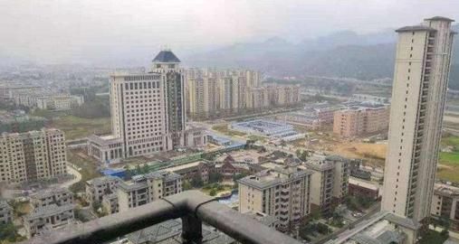 池州的这个县，石灰岩1亿万吨，尧舜之乡，GDP过150亿，两条高铁