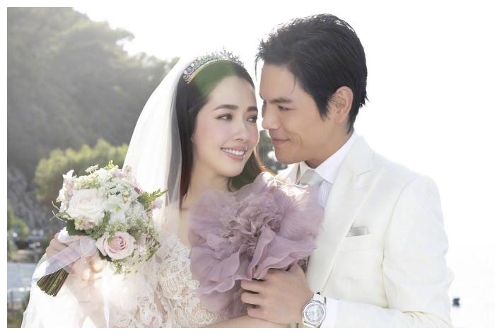 向佐郭碧婷婚礼丢失1500万首饰，避免冲散喜气，向太将新闻压下