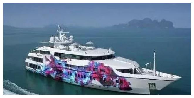 向佐郭碧婷婚礼丢失1500万首饰，避免冲散喜气，向太将新闻压下