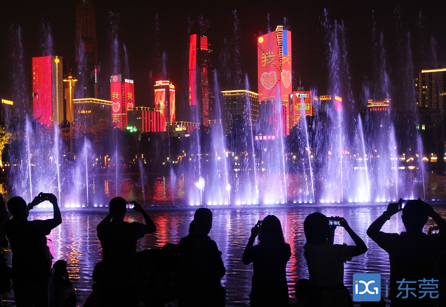 东莞中心广场音乐光影喷泉表演时间及限流方案发布