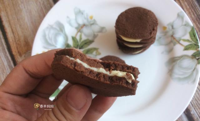想吃巧克力夹心饼干就自己做吧,做法非常简单,不用打发黄油