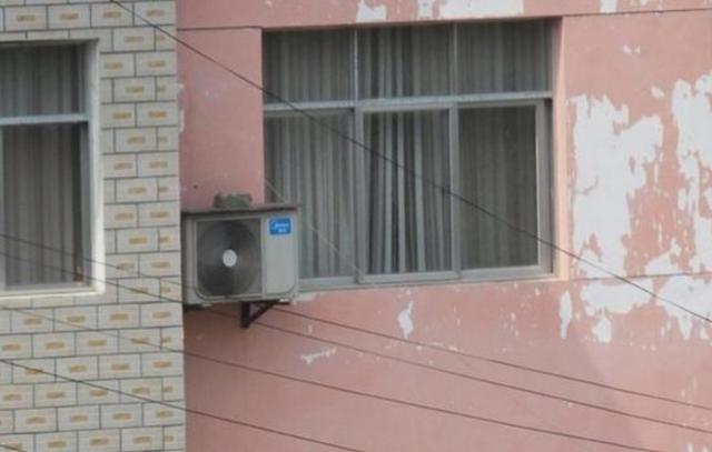 外墙装修涂料怎么选？试试用这种护墙板，不易发霉不脱落